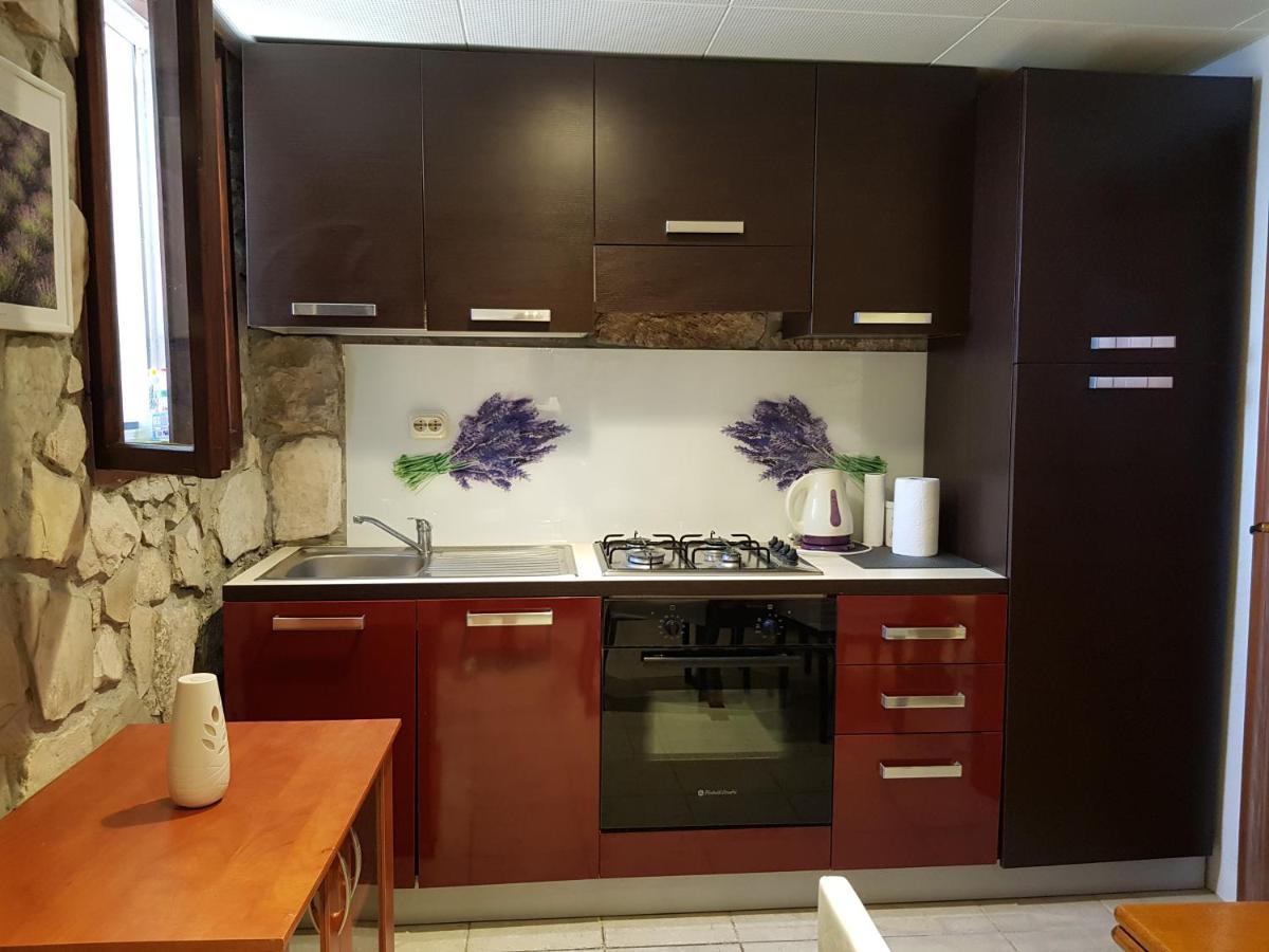 Studio Apartment Jelinek Brela Bagian luar foto