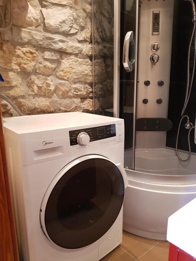 Studio Apartment Jelinek Brela Bagian luar foto